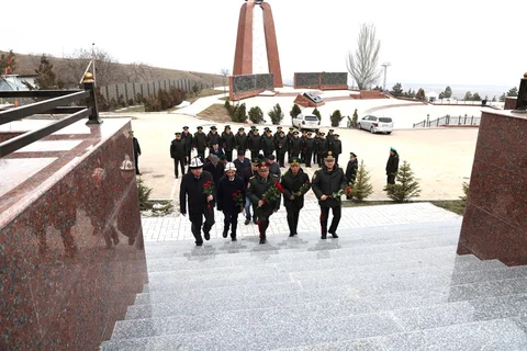 02.JPG