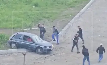 На Камчатке оштрафовали кыргызстанцев, закидавших машину камнями