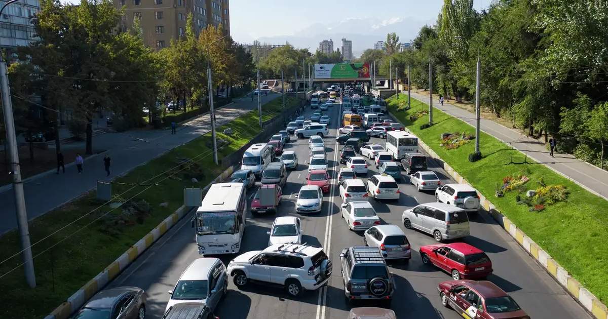 В Бишкеке и Чуйской области зарегистрировано свыше 908 тысяч автомобилей