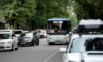 Исследование: 41% бишкекчан передвигаются на личных авто и такси