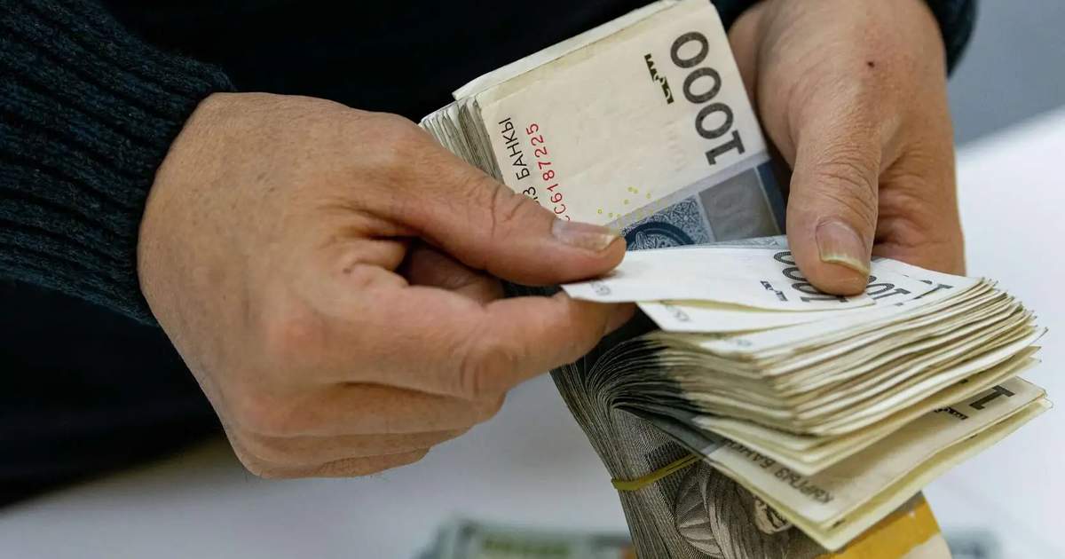 В Баткенской области средняя зарплата выросла на 33,3%