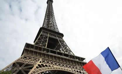 Правительство Франции уйдет в отставку на фоне рекордного роста госдолга