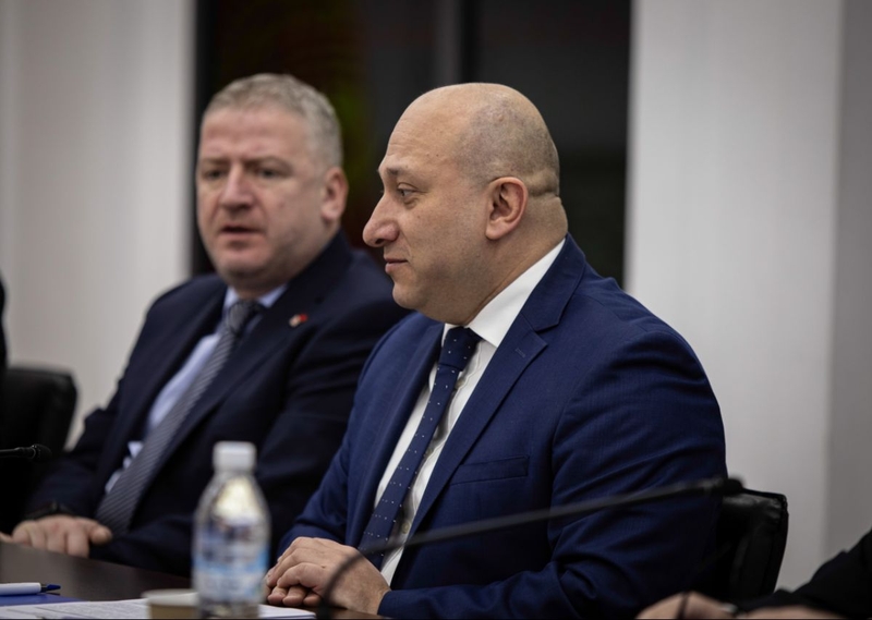 16c662de-ca05-381a-9264-e410f1fab2df