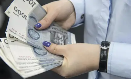 Средняя зарплата кыргызстанцев составила почти 39,5 тыс. сомов