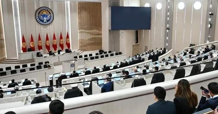 Жогорку Кенеш принял ряд законопроектов во втором и третьем чтениях