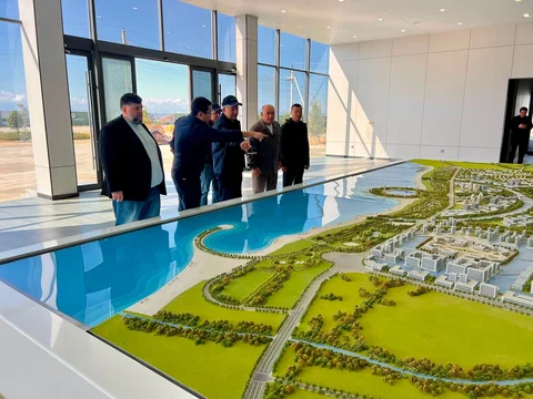 1788694985197-aythsm05.jpg