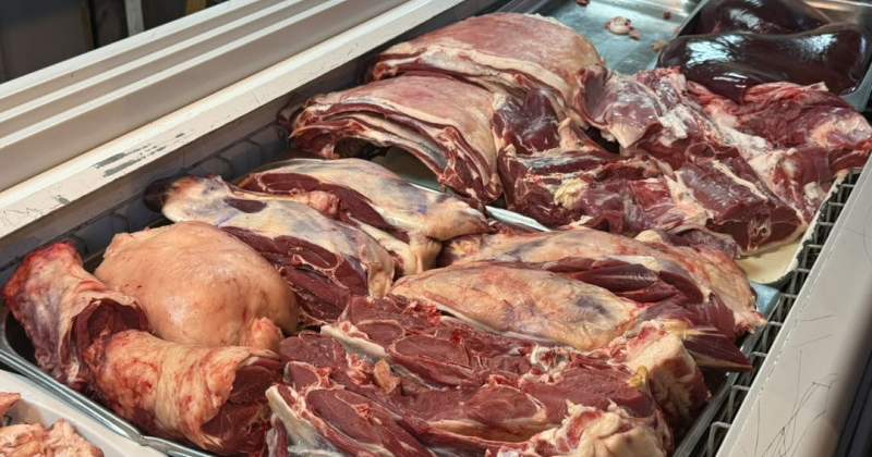 На ТРК «Ош базары» провели рейд по контролю цен на мясо