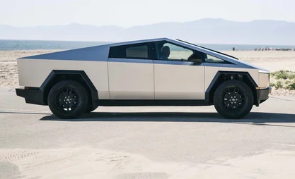 Шесть Tesla Cybertruck ввезли с нарушениями