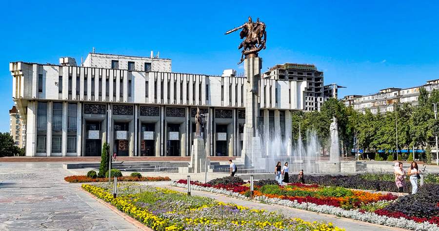 Кыргызская национальная филармония откроет 90-й концертный сезон