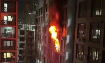 В многоэтажном доме в Бишкеке произошел пожар