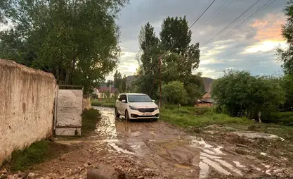 На автодороге Баетов - Макмал продолжаются работы по ликвидации последствий селя