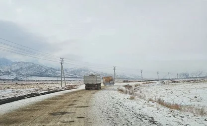 Зимняя обстановка на дорогах: перевалы открыты, сохраняются локальные ограничения