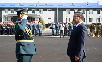 Садыр Жапаров открыл новое здание воинской части №7702 в Бишкеке