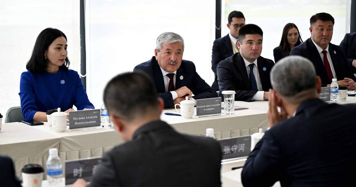В Ханчжоу Адылбек Касымалиев провел переговоры с руководством Geely Auto Group