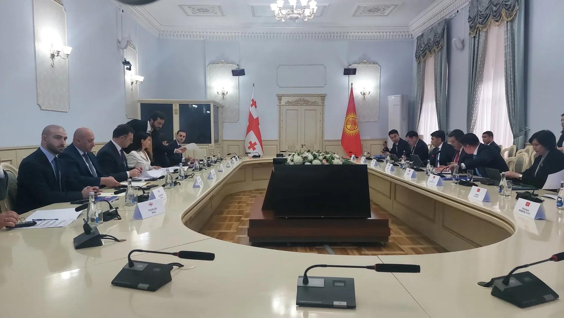 {{item.title }}