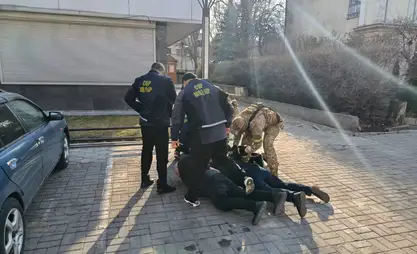 Лжемилиционеры похитили $10 тысяч у бишкекчанина
