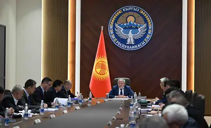Адылбек Касымалиев провел заседание комиссии по проверке эффективности расходов на дороги и соцобъекты