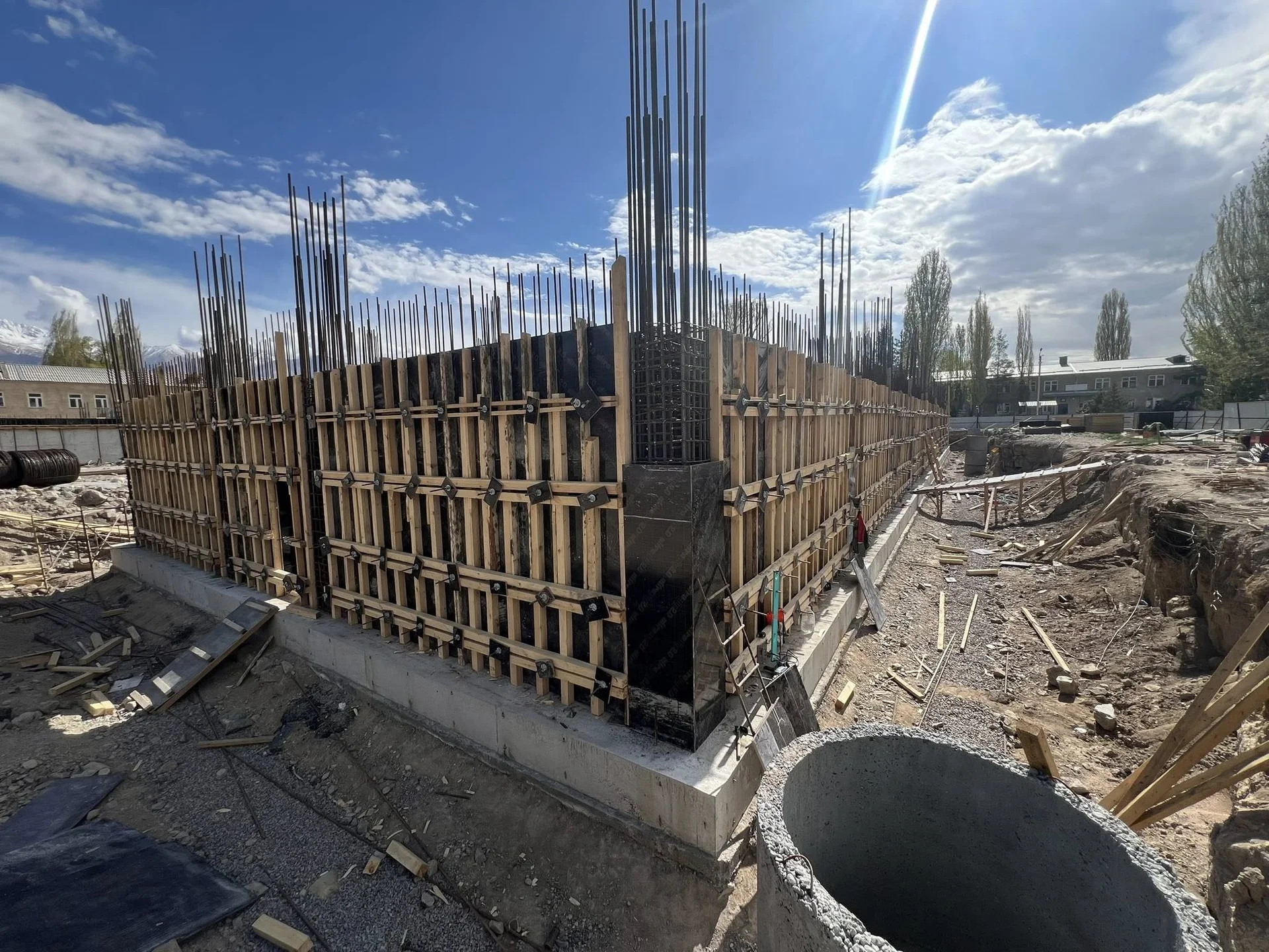 {{ item.title }}