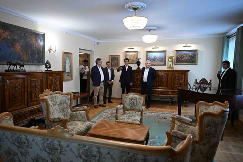 6a8437a47eaa6.jpg