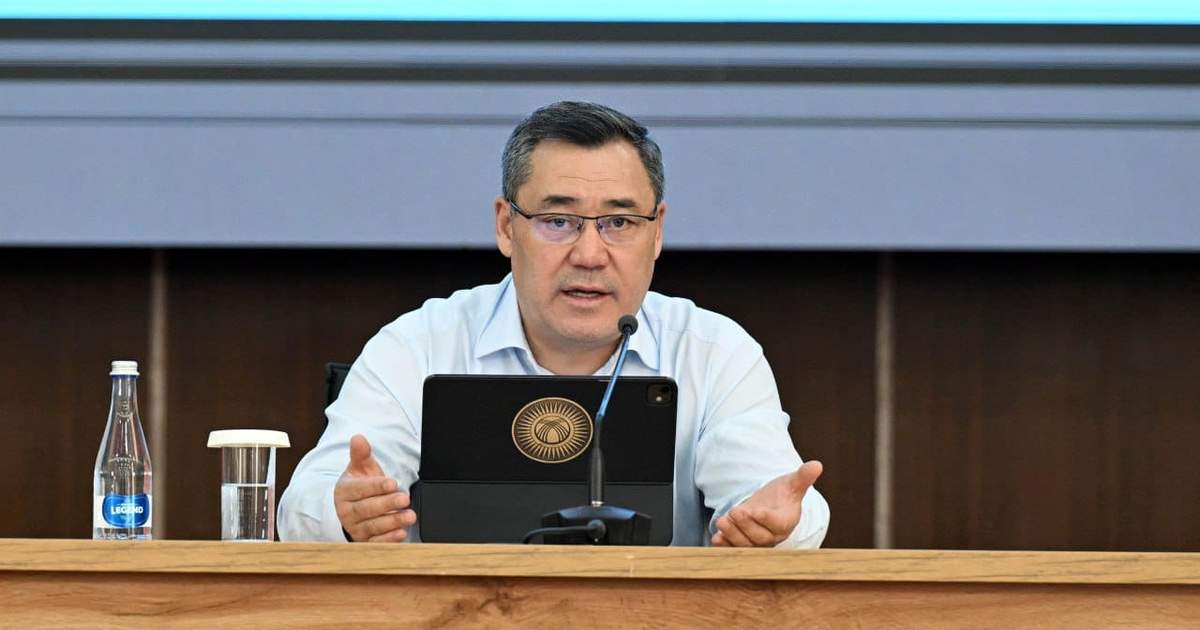 Садыр Жапаров поручил госорганам рассмотреть обращения жителей Лейлека и Сулюкты
