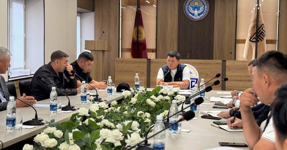 Орунтаев потребовал от подрядчиков устранить бракованные участки дорог в Оше