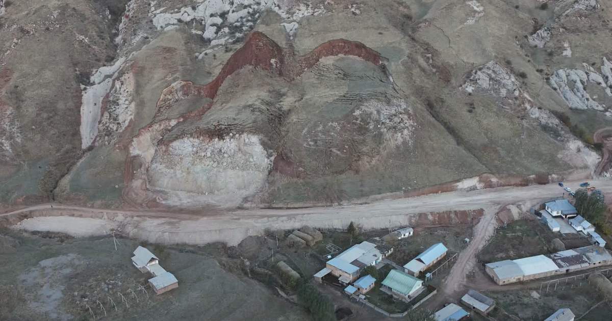 В Ошской области активизировался оползень объёмом 42,8 тыс. кубометров