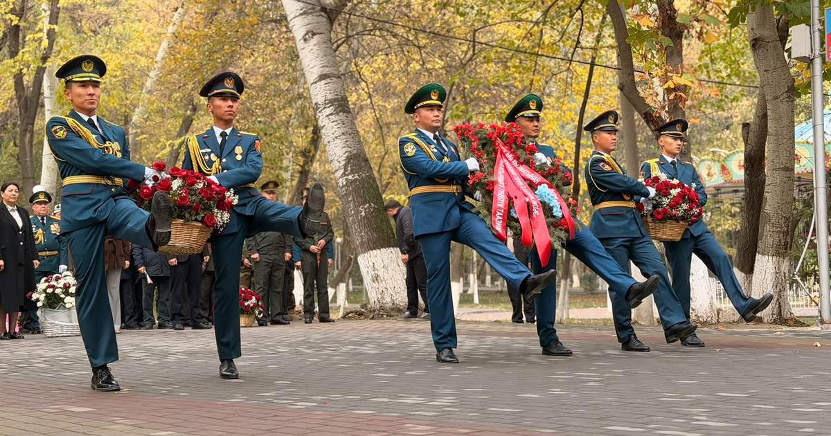 В Оше почтили память героев Баткенских событий