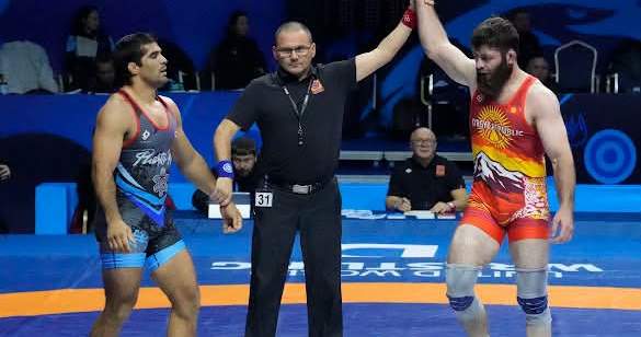 Кыргызстанец Малик Шаваев вышел в 1/8 финала чемпионата мира по борьбе в Астане
