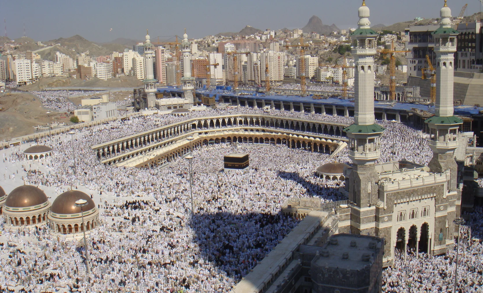 Al-Haram_mosque_-_Flickr_-_Al_Jazeera_English.jpg