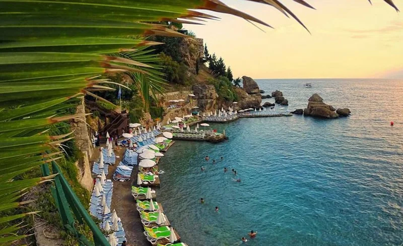 Antalya_beach.jpg
