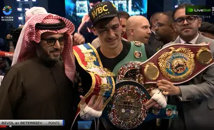 Бивол завоевал звание абсолютного чемпиона мира по боксу