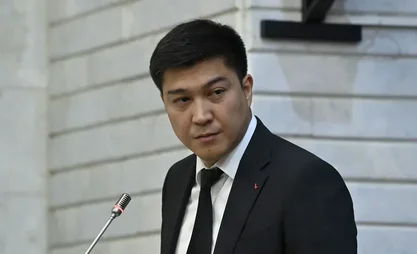 Экс-министра лишили водительских прав на год