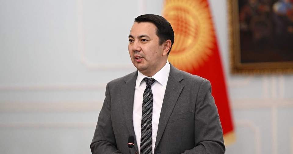 Представители разных профессий удостоены наград Жогорку Кенеша