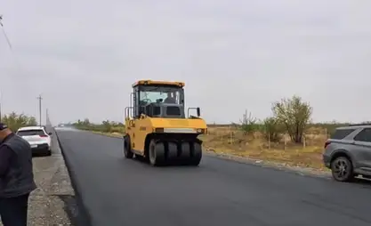 В Араванском районе продолжается асфальтирование автомобильных дорог