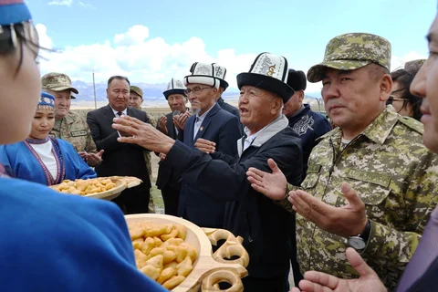 КПП Каркыра перешел на круглосуточный режим_19.JPG