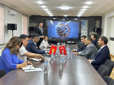 Кыргызстан менен Түркия инвестициялык кызматташтыкты өнүктүрүү маселелерин талкуулашты-1.jpg