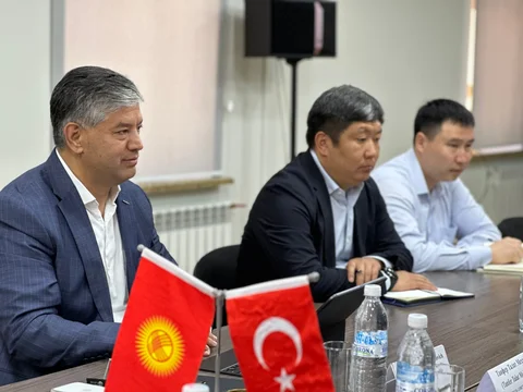 Кыргызстан менен Түркия инвестициялык кызматташтыкты өнүктүрүү маселелерин талкуулашты-3.jpg