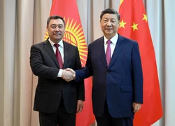Sadyr-ZHaparov-i-Si.jpg
