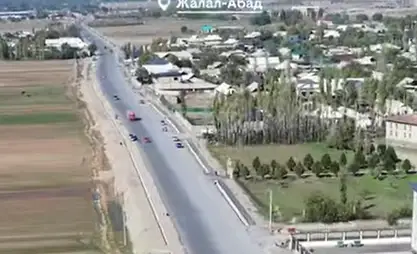 В Джалал-Абаде заасфальтировали дорогу к границе с Узбекистаном