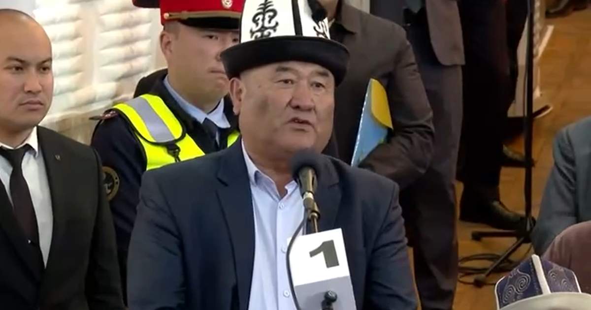В Кадамджае предложили проводить скотные рынки по воскресеньям для снижения цен на мясо