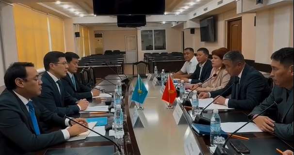 Кыргызстан и Казахстан укрепляют сотрудничество в сфере транспорта