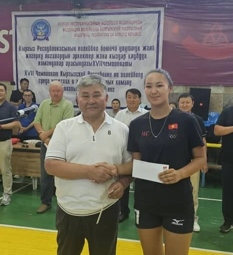 Впервые в истории Кыргызстана!🇰🇬Игрок нашего клуба Айтбекова Айтурган Азизовна вместе со своей (1).jpg