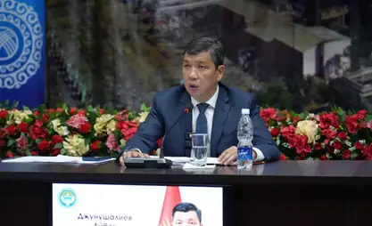 Мэр Бишкека объяснил причину раннего отключения горячей воды в столице