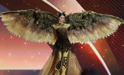 Мери Куватова представила Кыргызстан на Miss Universe в образе беркута