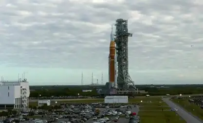 NASA готовит старт ракеты с астронавтами к Луне
