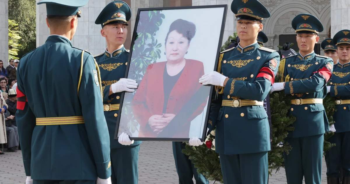 В Бишкеке проводили в последний путь известного диктора Тамару Джаманбаеву