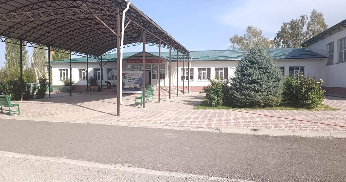 В школе Ысык-Атинского района платили несуществующим работникам