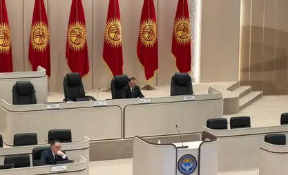 В Жогорку Кенеше избрали вице-спикеров