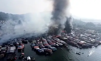 Мощный пожар в Малайзии уничтожил около 1 тыс. домов