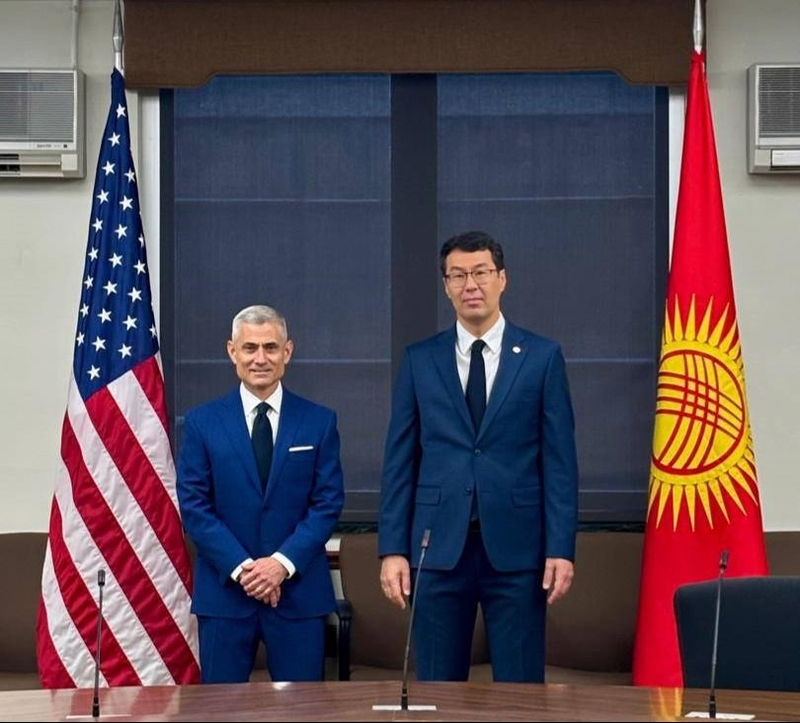 a63f8248-915c-34a3-a88d-e4fd2b617436